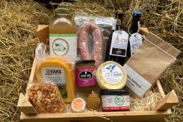 Kerstpakket XL - streekproducten in houten kistje